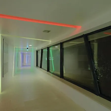 Nice In With Sauna, Wifi And Swimming Pool